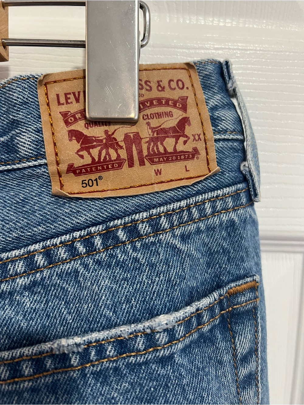 Levi’s 501 Original Fit Distressed Cropped Jeans Light Wash W31 L28 - Picture 4 of 6
